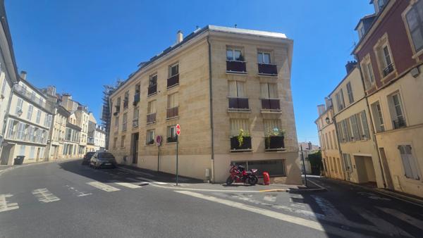 PONTOISE Centre historique? Studio, proche Gare §