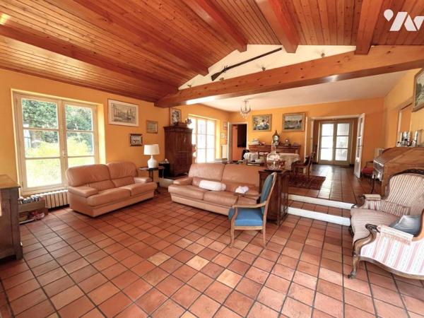Vertou Le Planty, propriété de 1977 sur parcelle de 6500m², 5 chambres, parc, piscine
