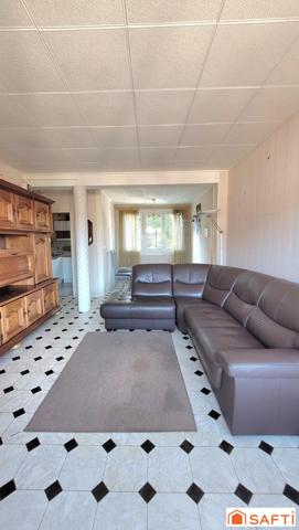 Bel appartement au PREMIER ETAGE avec BALCON, CAVE et STATIONNEMENT SOUTERRAIN