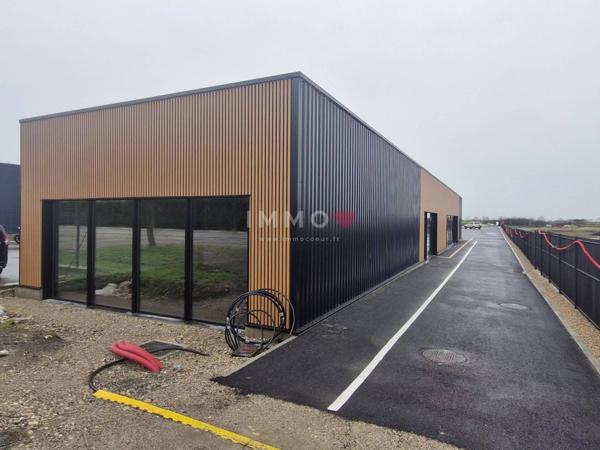 Local commercial neuf de 272m²