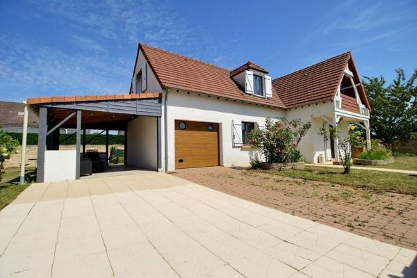 MAISON INDIVIDUELLE AVEC 4 CHAMBRES ET JARDIN CLOS