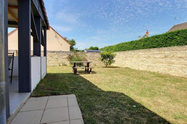 MAISON INDIVIDUELLE AVEC 4 CHAMBRES ET JARDIN CLOS