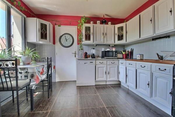MAISON INDIVIDUELLE AVEC 4 CHAMBRES ET JARDIN CLOS
