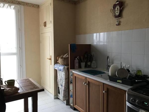 Appartement T5 - 6ème étage avec ascenseur - Balcon - Cave - Garage . 96,5 m².