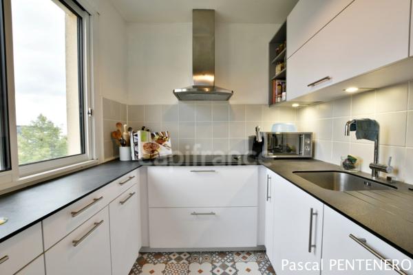 Villeurbanne limite Lyon 3 - T4 familial 3 CH – Rénové 2021 – Garage – Tram 5 min