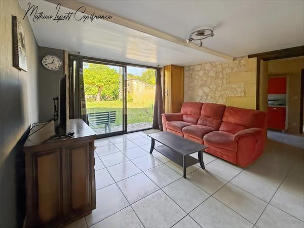 A vendre Maison en pierre de caractère de 240 m², pigeonnier, ancien séchoir à tabac et terrain clos de 2 065 m² – Lalinde 24150