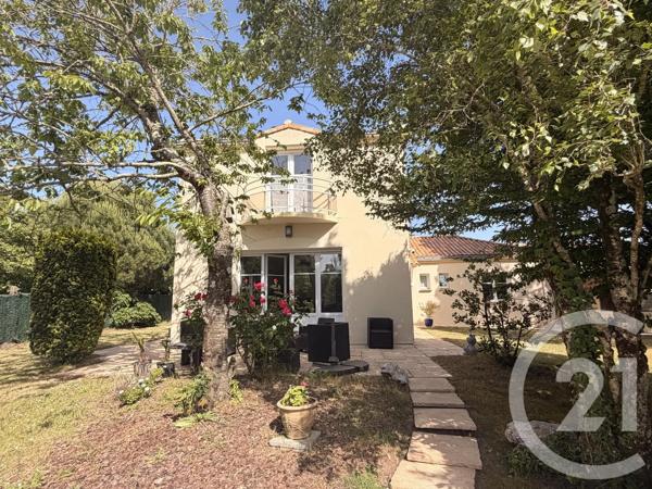 Maison à vendre  7 pièces - 196 m 2   PORNIC  - 44