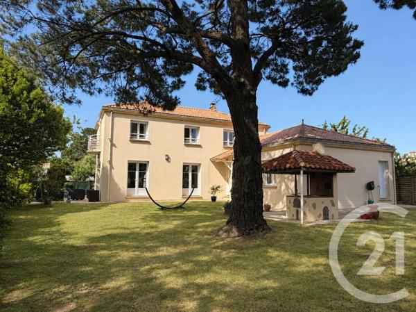 Maison à vendre  7 pièces - 196 m 2   PORNIC  - 44