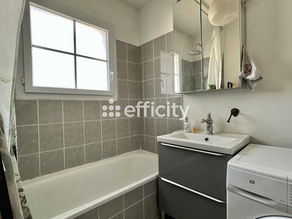 Maison
         4 pièces
        - 80 m² 169 000 € *