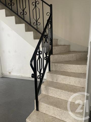 Immeuble à vendre  90 m 2   CHATELLERAULT  - 86