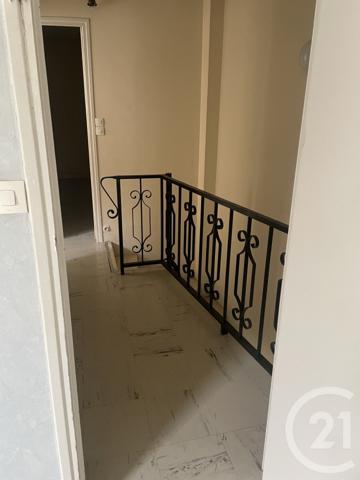 Immeuble à vendre  90 m 2   CHATELLERAULT  - 86
