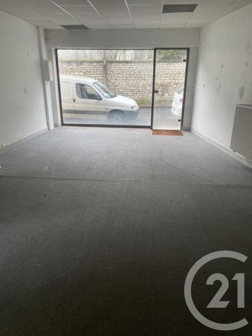 Immeuble à vendre  90 m 2   CHATELLERAULT  - 86
