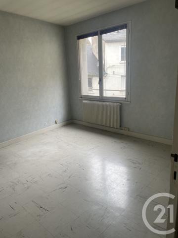 Immeuble à vendre  90 m 2   CHATELLERAULT  - 86