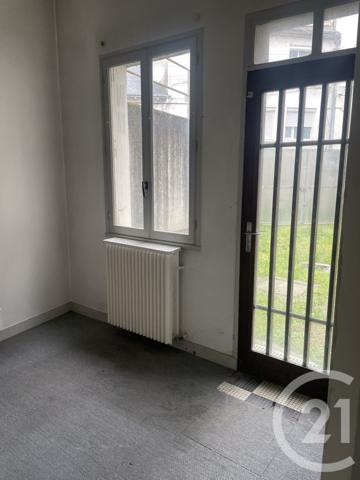 Immeuble à vendre  90 m 2   CHATELLERAULT  - 86