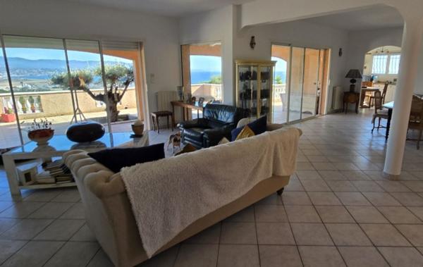 Vente Villa Pleine vue mer rénové(e) Ajaccio   