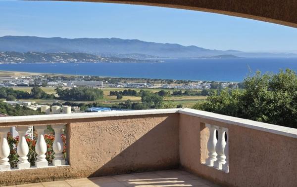 Vente Villa Pleine vue mer rénové(e) Ajaccio   