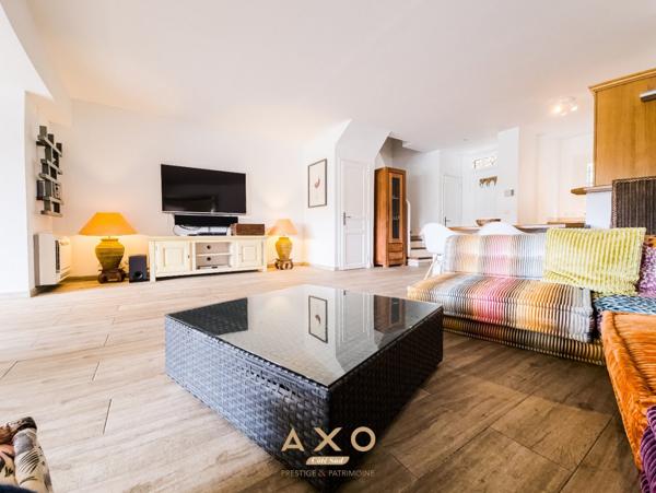 GASSIN - DOMAINE DU GOLF - MAISON - T5 - 130 M2 - JARDIN - JACUZZI - PARKING - 1 350 000