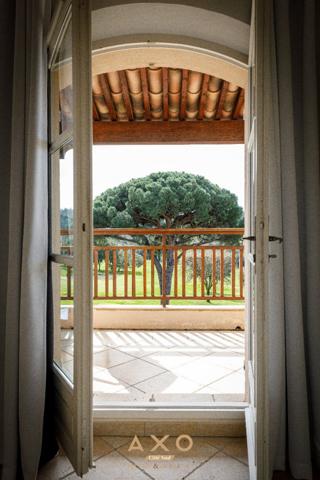 GASSIN - DOMAINE DU GOLF - MAISON - T5 - 130 M2 - JARDIN - JACUZZI - PARKING - 1 350 000