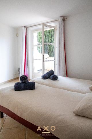 GASSIN - DOMAINE DU GOLF - MAISON - T5 - 130 M2 - JARDIN - JACUZZI - PARKING - 1 350 000