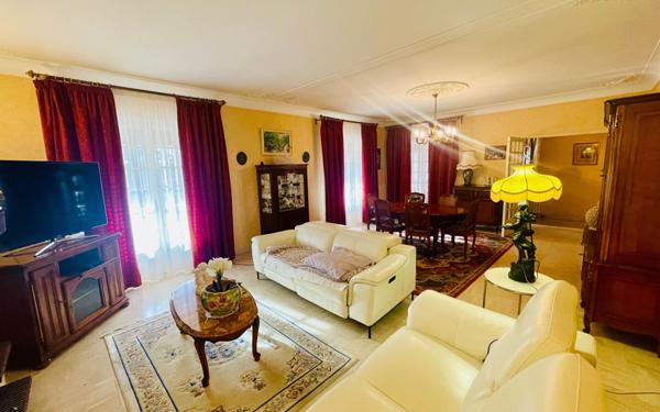 Maison à vendre    5 pièces •  Castelginest