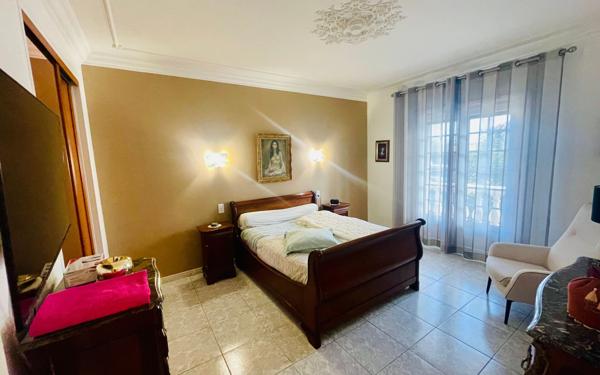 Maison à vendre    5 pièces •  Castelginest