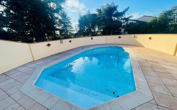 Maison à vendre    5 pièces •  Castelginest