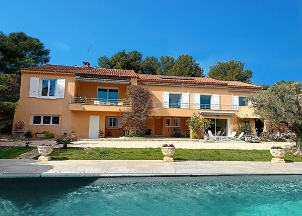 Villa d'exception en bord de mer