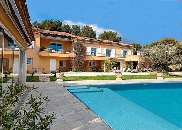Villa d'exception en bord de mer