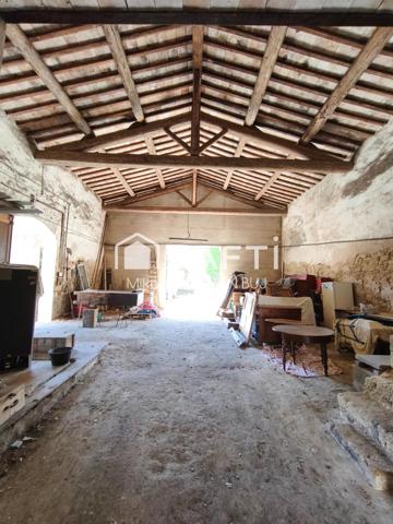 Maison de Maître avec appartement indépendant loué et garage
