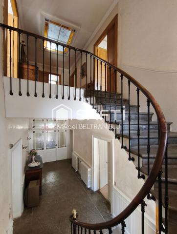 Maison de Maître avec appartement indépendant loué et garage