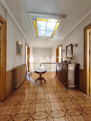 Maison de Maître avec appartement indépendant loué et garage