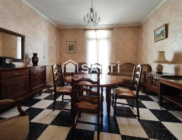 Maison de Maître avec appartement indépendant loué et garage