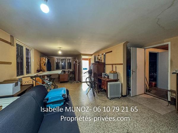 Maison individuelle à Cournon D'Auvergne 5 pièce(s) 80 m2, 70m2 de dépendances sur  jardin