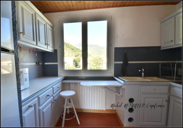 T3 rénové avec balcon, vue dégagée plein sud – L'Argentière-la-Bessée