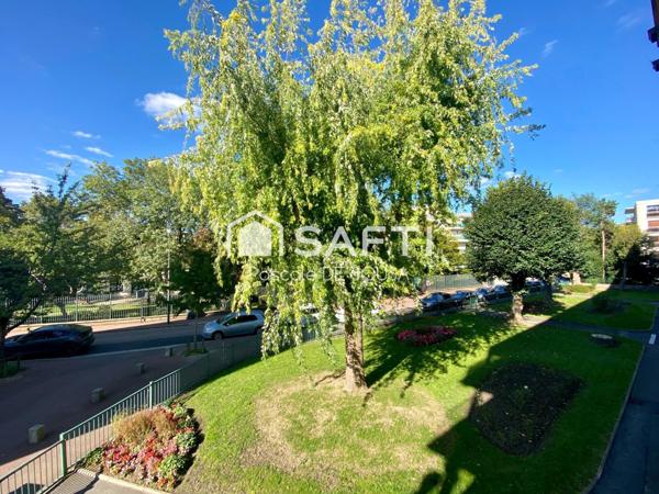 Triangle d'Or, appartement avec 3 chambres, triple exposition, balcon face à la verdure