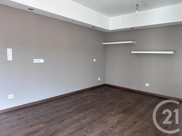 Appartement F3 à vendre  3 pièces - 65,14 m 2   LE COTEAU  - 42