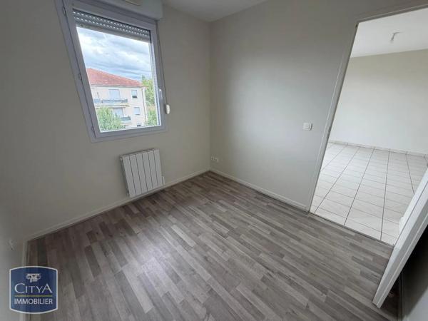 Appartement à louer 2 pièces 54.24m² Vichy (03200)