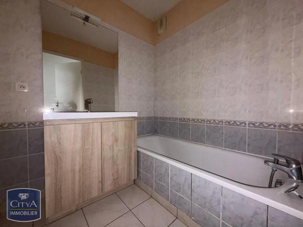 Appartement à louer 2 pièces 54.24m² Vichy (03200)