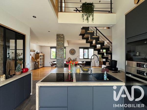 Maison à vendre 8 pièces 190 m² Mûrs-Erigné