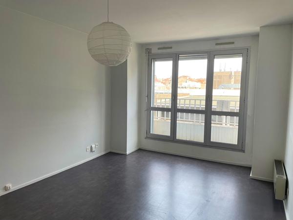 Location
                Appartement70,9 m² - 3 Pièces -
                    CLERMONT FERRAND (63000)