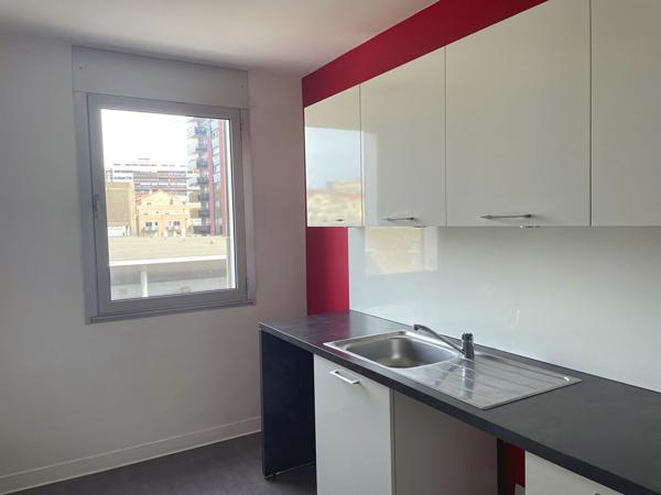 Location
                Appartement70,9 m² - 3 Pièces -
                    CLERMONT FERRAND (63000)