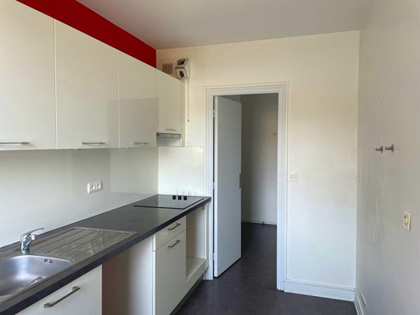Location
                Appartement70,9 m² - 3 Pièces -
                    CLERMONT FERRAND (63000)