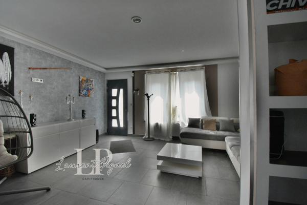 Maison rénovée avec cour et dépendance proche centre