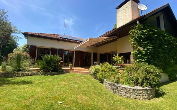 Maison à vendre    6 pièces •  Amou