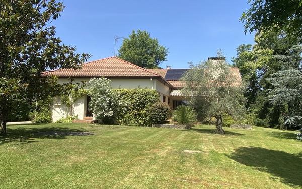 Maison à vendre    6 pièces •  Amou