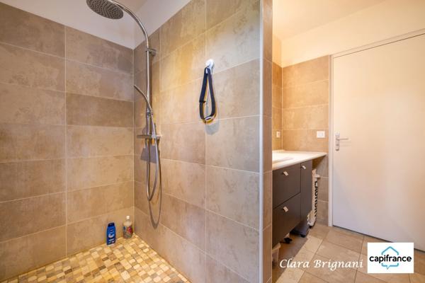 À VENDRE à AVRAINVILLE – MAISON 4 PIÈCES 105 M²– VIE PLAIN-PIED   – JARDIN SANS VIS-À-VIS – SECTEUR RECHERCHÉ
