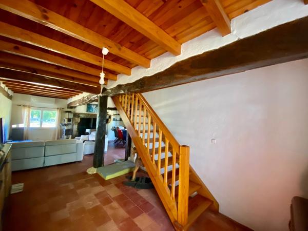 MAISON A COLOMBAGES RENOVEE AVEC GITE INDEPENDANT SUR 2700 M2 DE TERRAIN A LACQUY.