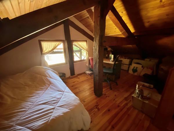 MAISON A COLOMBAGES RENOVEE AVEC GITE INDEPENDANT SUR 2700 M2 DE TERRAIN A LACQUY.