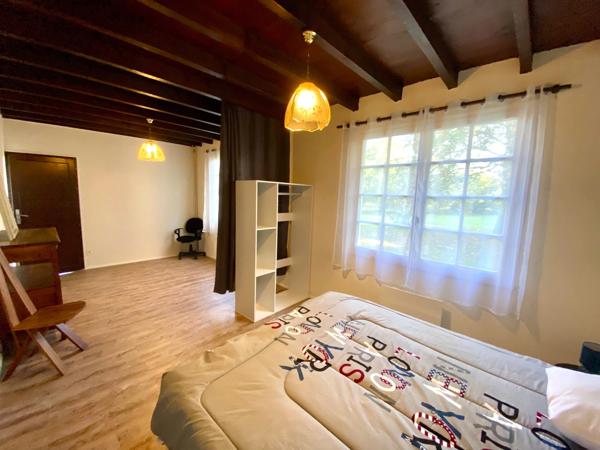 MAISON A COLOMBAGES RENOVEE AVEC GITE INDEPENDANT SUR 2700 M2 DE TERRAIN A LACQUY.