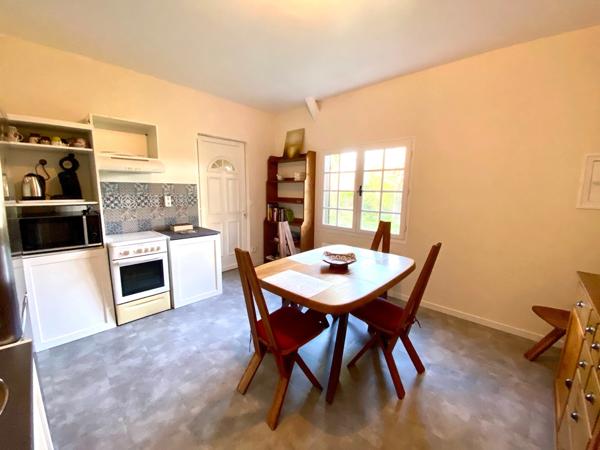 MAISON A COLOMBAGES RENOVEE AVEC GITE INDEPENDANT SUR 2700 M2 DE TERRAIN A LACQUY.